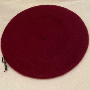 Forever 21 burgundy French beret hat